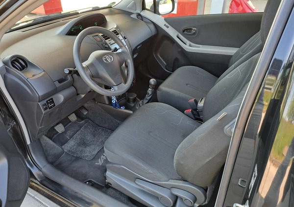 Toyota Yaris cena 15900 przebieg: 199000, rok produkcji 2009 z Zbąszyń małe 466